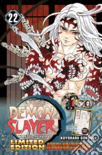 Demon slayer. Kimetsu no yaiba. Limited edition. Con libretto. Con 8 spillette. Vol. 22 libro di Gotouge Koyoharu