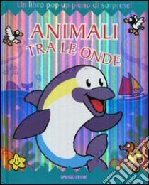 Animali tra le onde. Libro pop-up. Ediz. illustrata libro di Matthews Derek