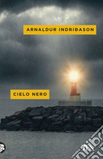 Cielo nero. I casi dell'ispettore Erlendur Sveinsson. Vol. 8 libro di Indriðason Arnaldur