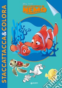 Alla ricerca di Nemo. Staccattacca e colora. Con adesivi. Ediz. illustrata libro