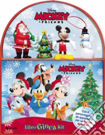 Natale. Mickey & friends. Libro gioca kit. Con 4 personaggi in 3D. Con scenario libro