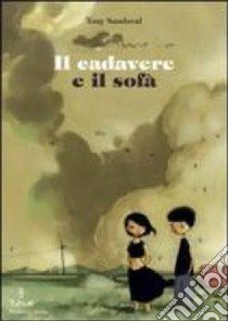 Il cadavere e il sofà libro di Sandoval Tony