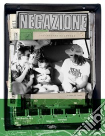 Collezioni di attimi. Negazione 1983-1992. Ediz. italiana e inglese libro di DeeMo (cur.)