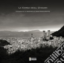 La corsa degli zingari di Pacentro. Ediz. multilingue libro di Associazione Culturale Istituto di Fotografia 