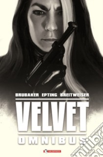 Velvet omnibus libro di Brubaker Ed